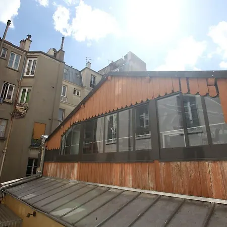 Charming Apartment-canal St Martin-amazing Prices!