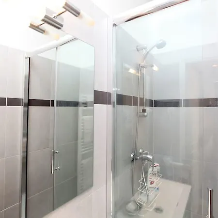 Apartament Charming Apartment-canal St Martin-amazing Prices!