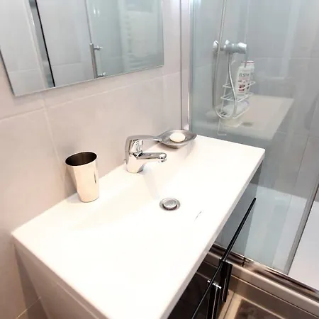 Charming Apartment-canal St Martin-amazing Prices! Apartament *